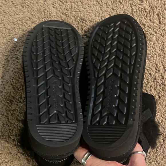 Koolaburra uggs - Picture 3 of 6